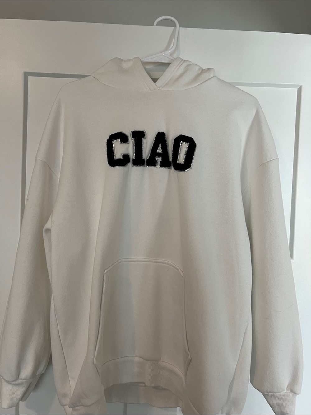 Gianni Bini White Hoodie with Black 'CIAO' Appliqué